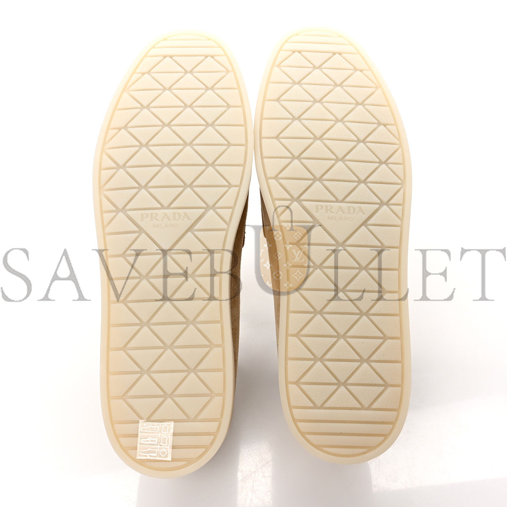 Pra*a vitello scamosciato metal triangle logo saint tropez 25mm loafers 40 ecru