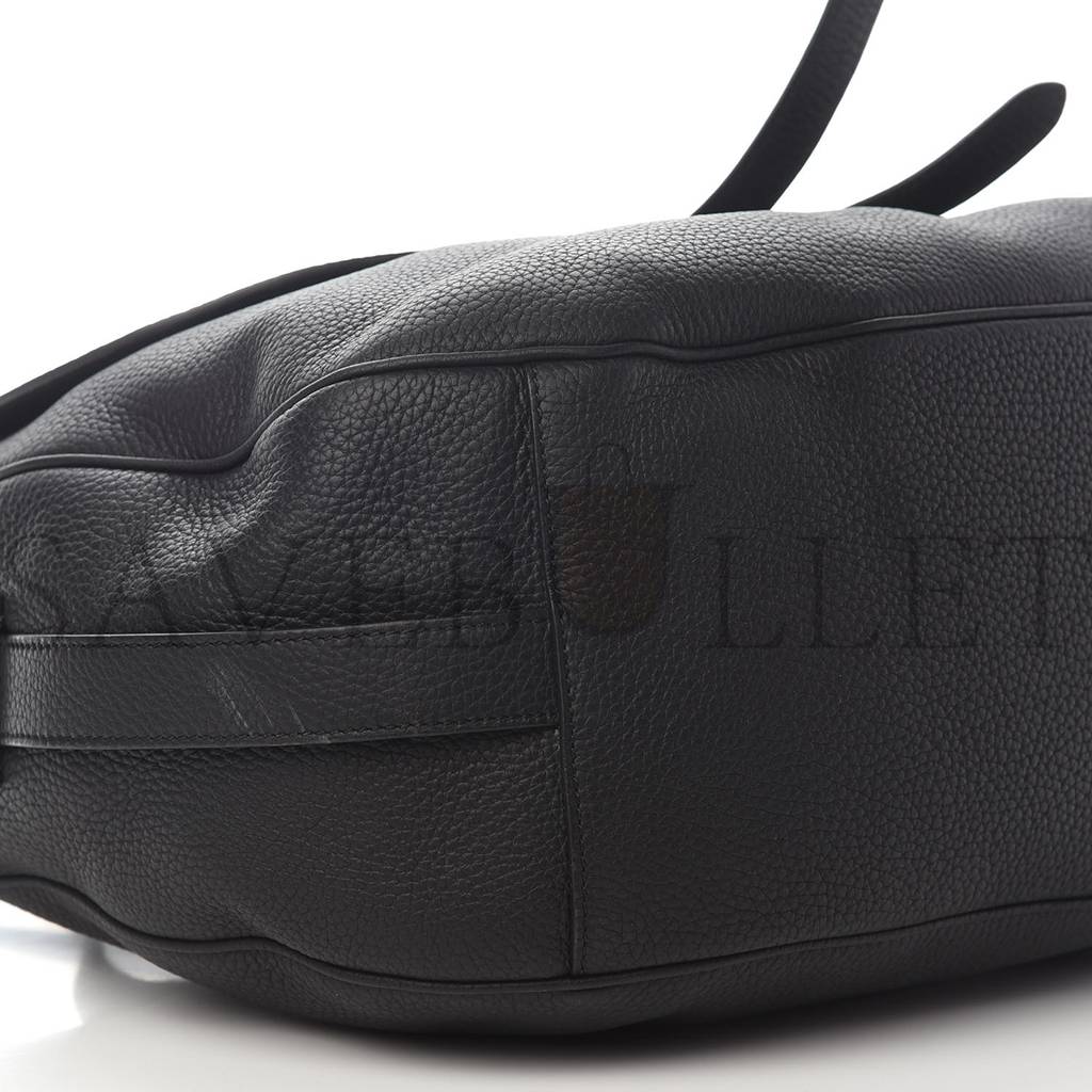 D*or grained calfskin saddle soft bag black (31*27*12.7cm)